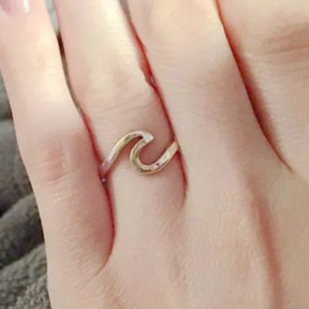 Rose gold wave ring